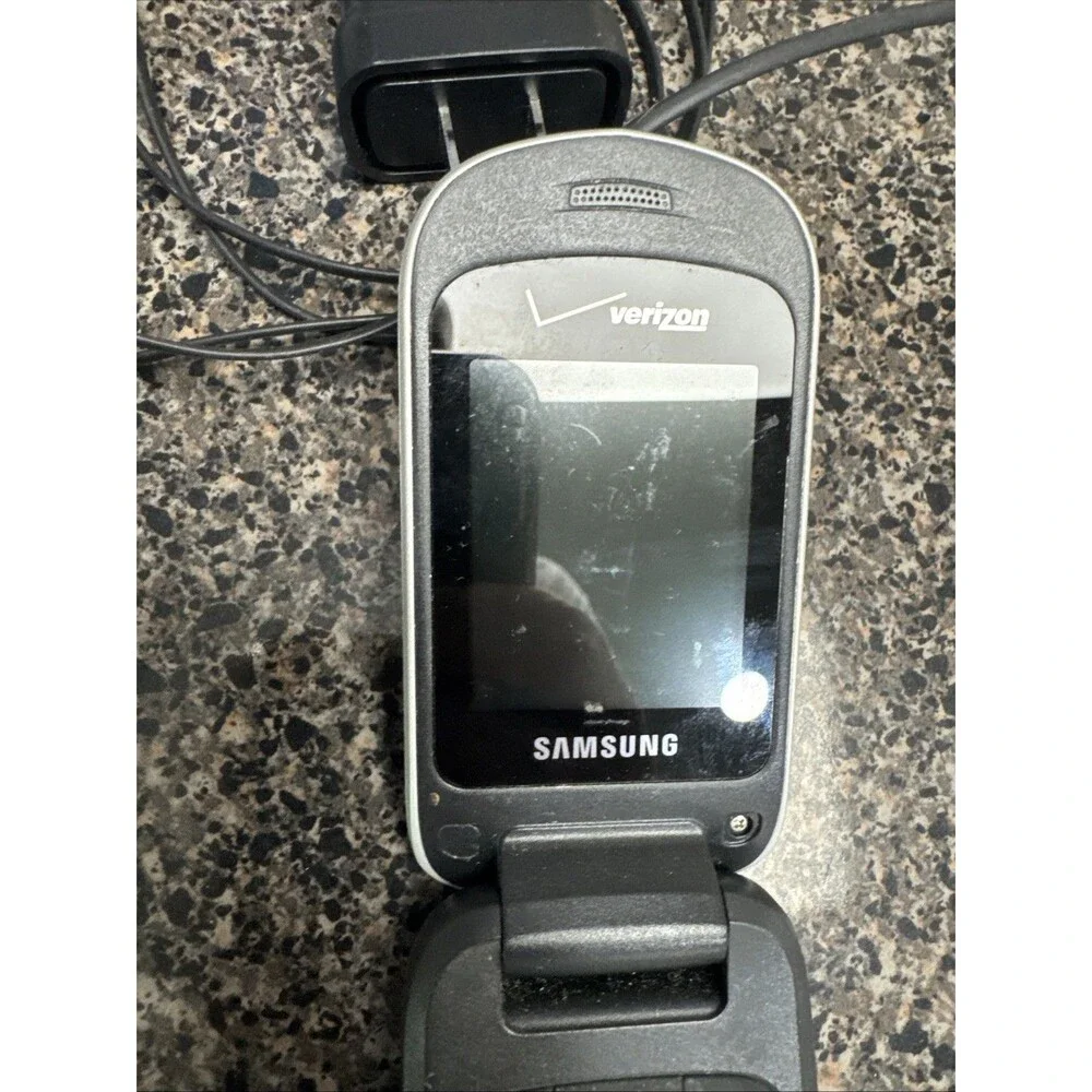 Samsung SCH-U365 Gusto 2 Verizon Flip Cellphone 32MB Storage, Gray Clamshell